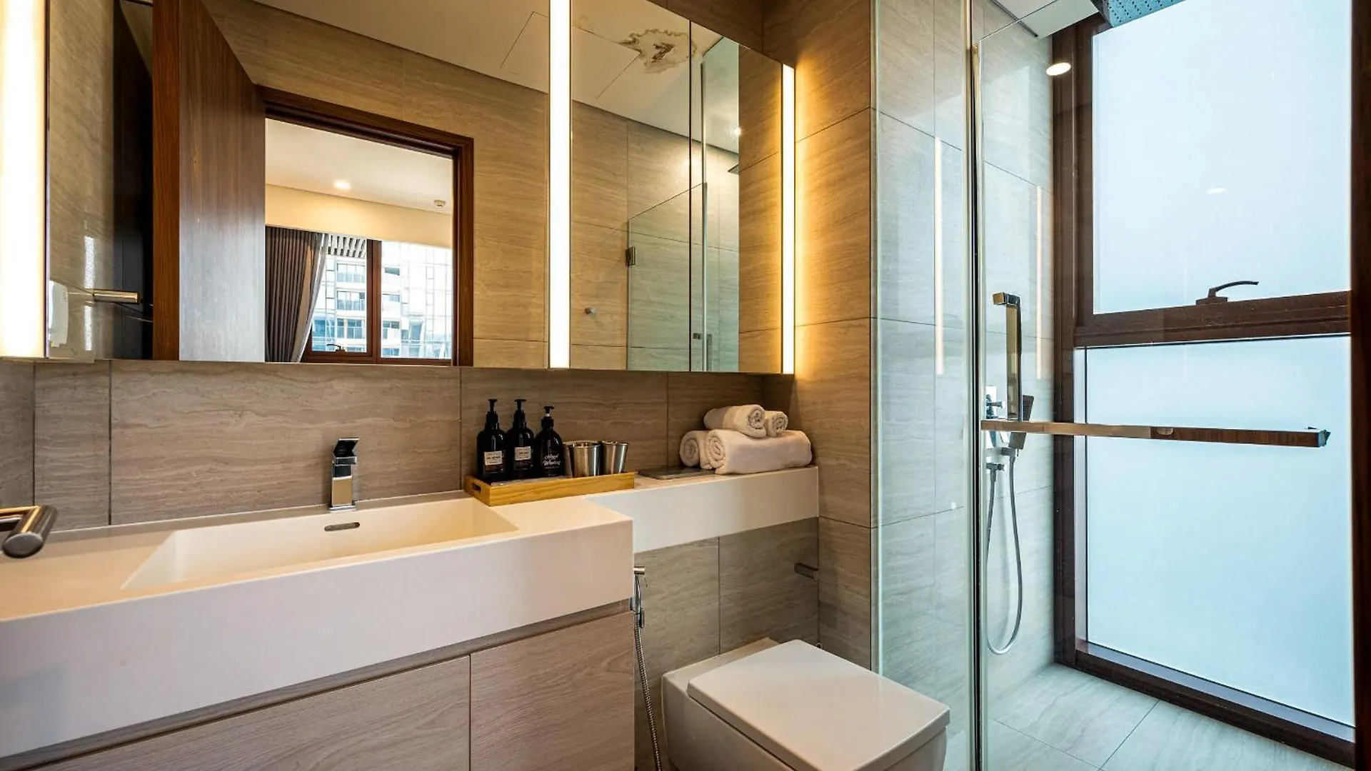 Metropole Luxury Apartment 96 Gym City Center, Infinity Pool Ho Chi Minh City