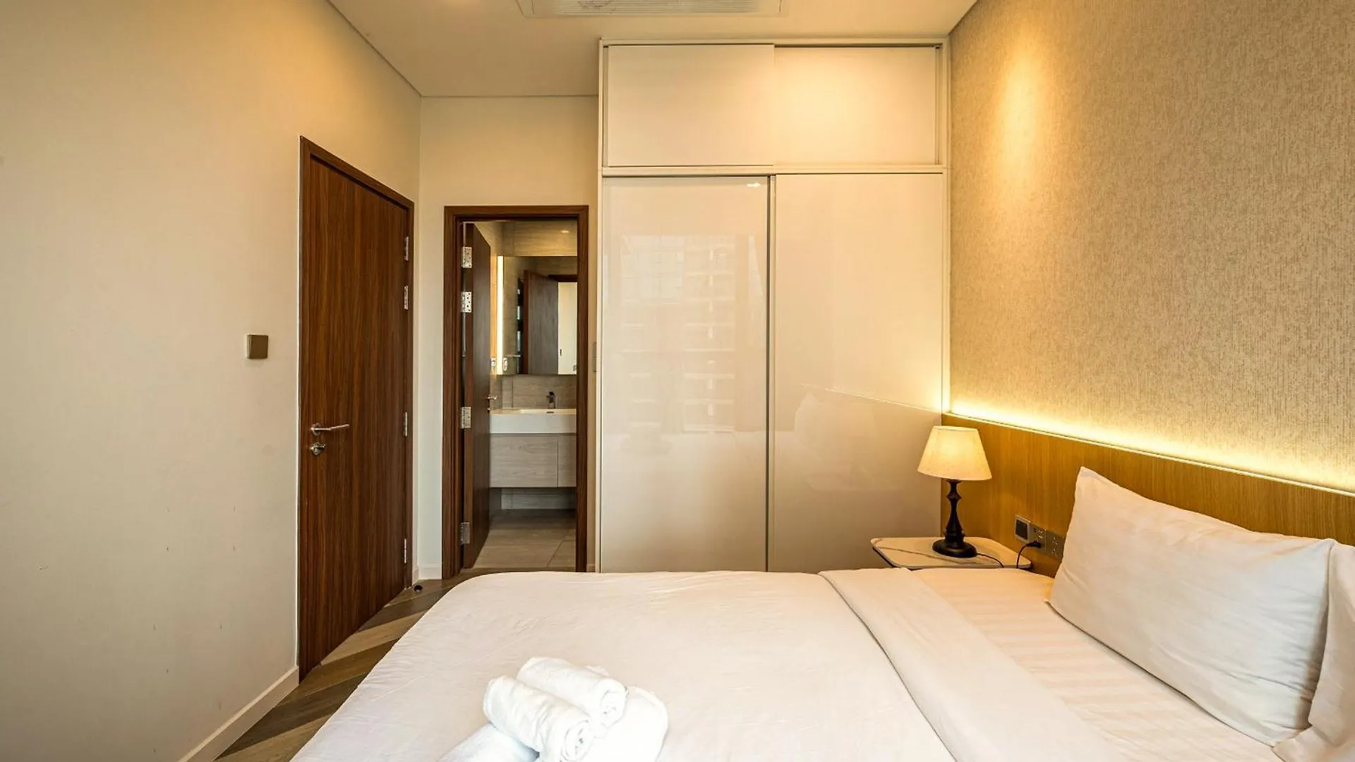 Metropole Luxury Apartment 96 Gym City Center, Infinity Pool Ho Chi Minh City Vietnam