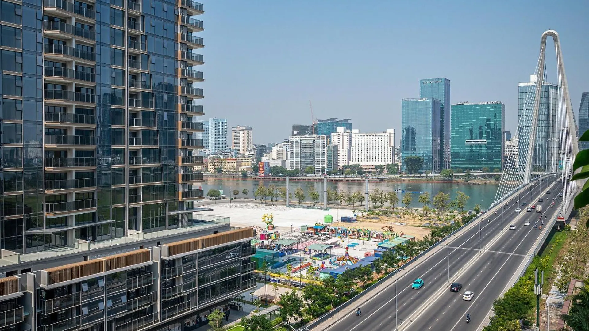 Metropole Luxury Apartment 96 Gym City Center, Infinity Pool Ho Chi Minh City Vietnam
