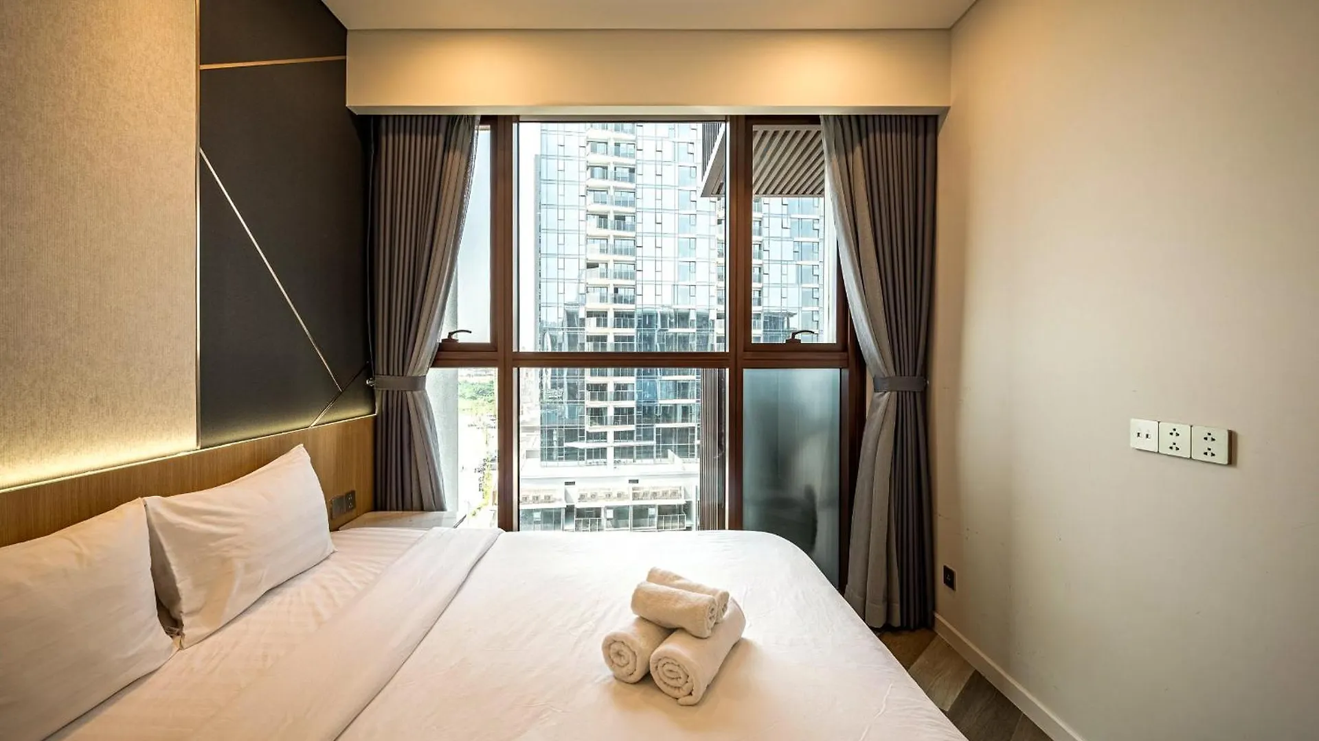 Metropole Luxury Apartment 96 Gym City Center, Infinity Pool Ho Chi Minh City Vietnam