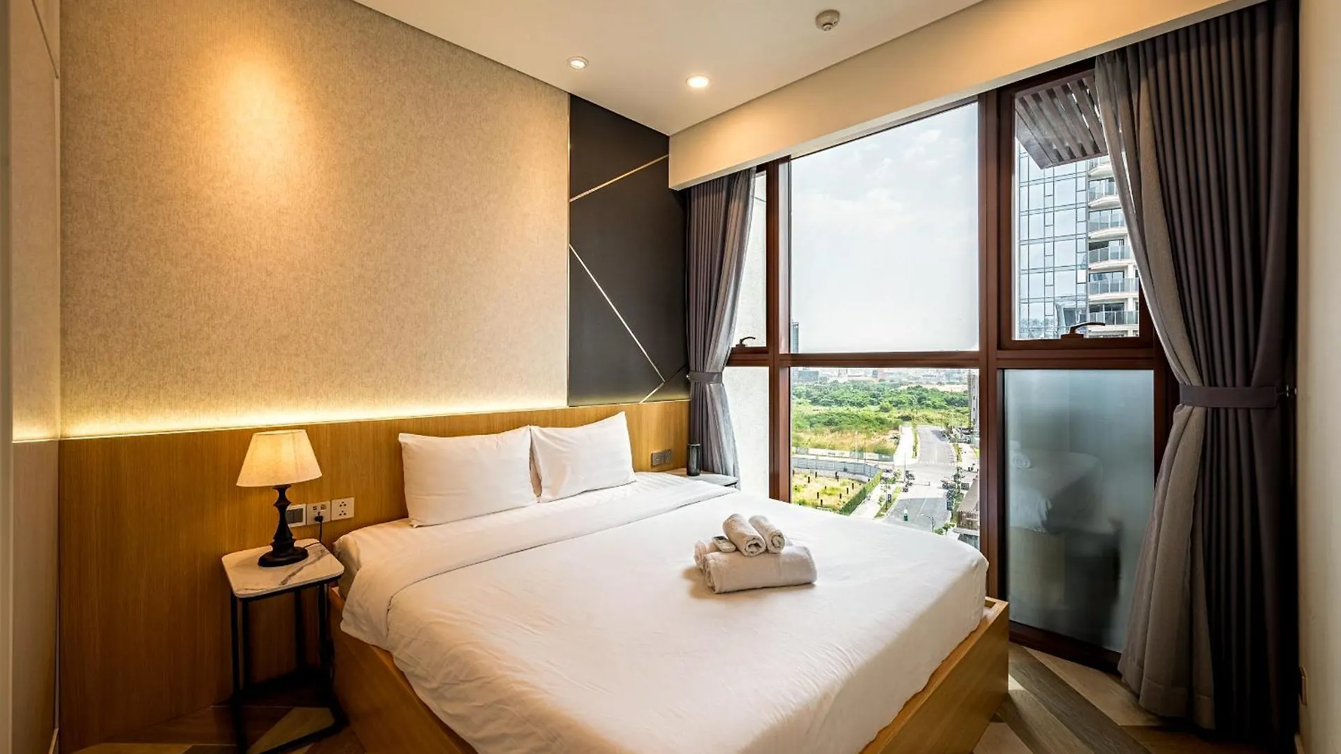 Metropole Luxury Apartment 96 Gym City Center, Infinity Pool Ho Chi Minh City Vietnam
